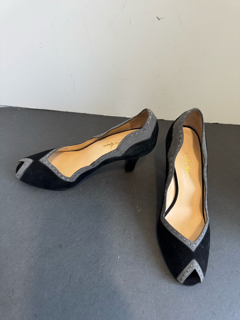 Cole Haan black suede peep-toe pumps. Size 7B - Picture 12 of 14